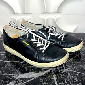 Ecco Womens Soft Shoe Black size 8